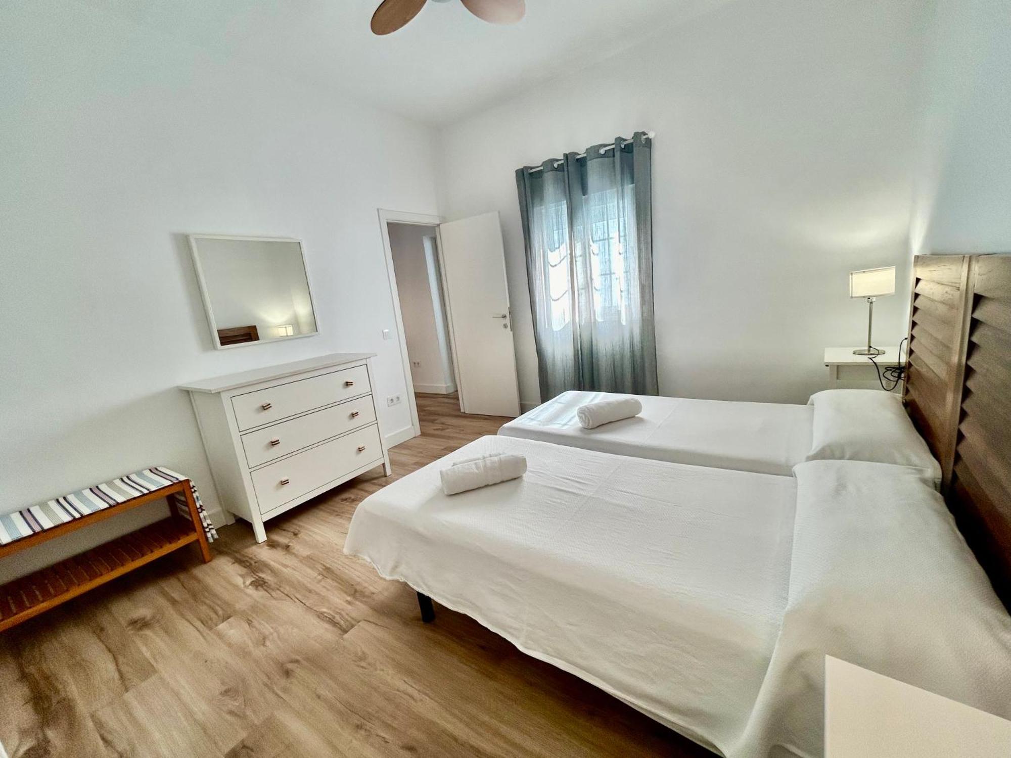Acogedor Apt 6Pax 3Bdr 2Bth - Cozyhomesevilla5 Kültér fotó